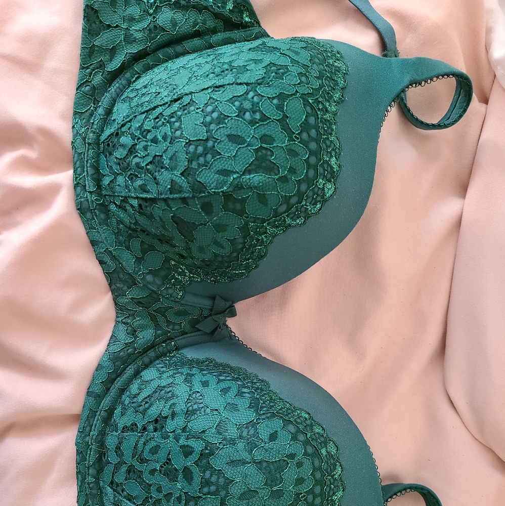 Victoria's secret bra packet